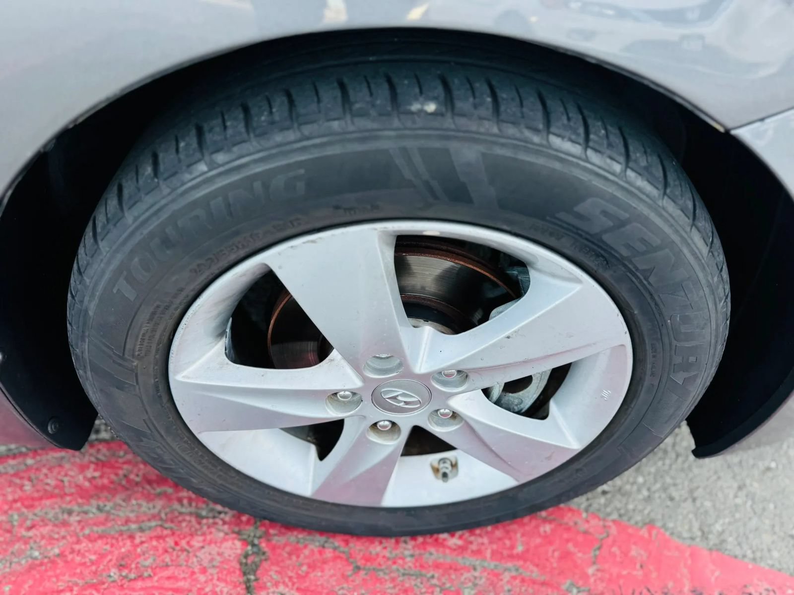 Used 2013 Hyundai Elantra GLS FWD image 17