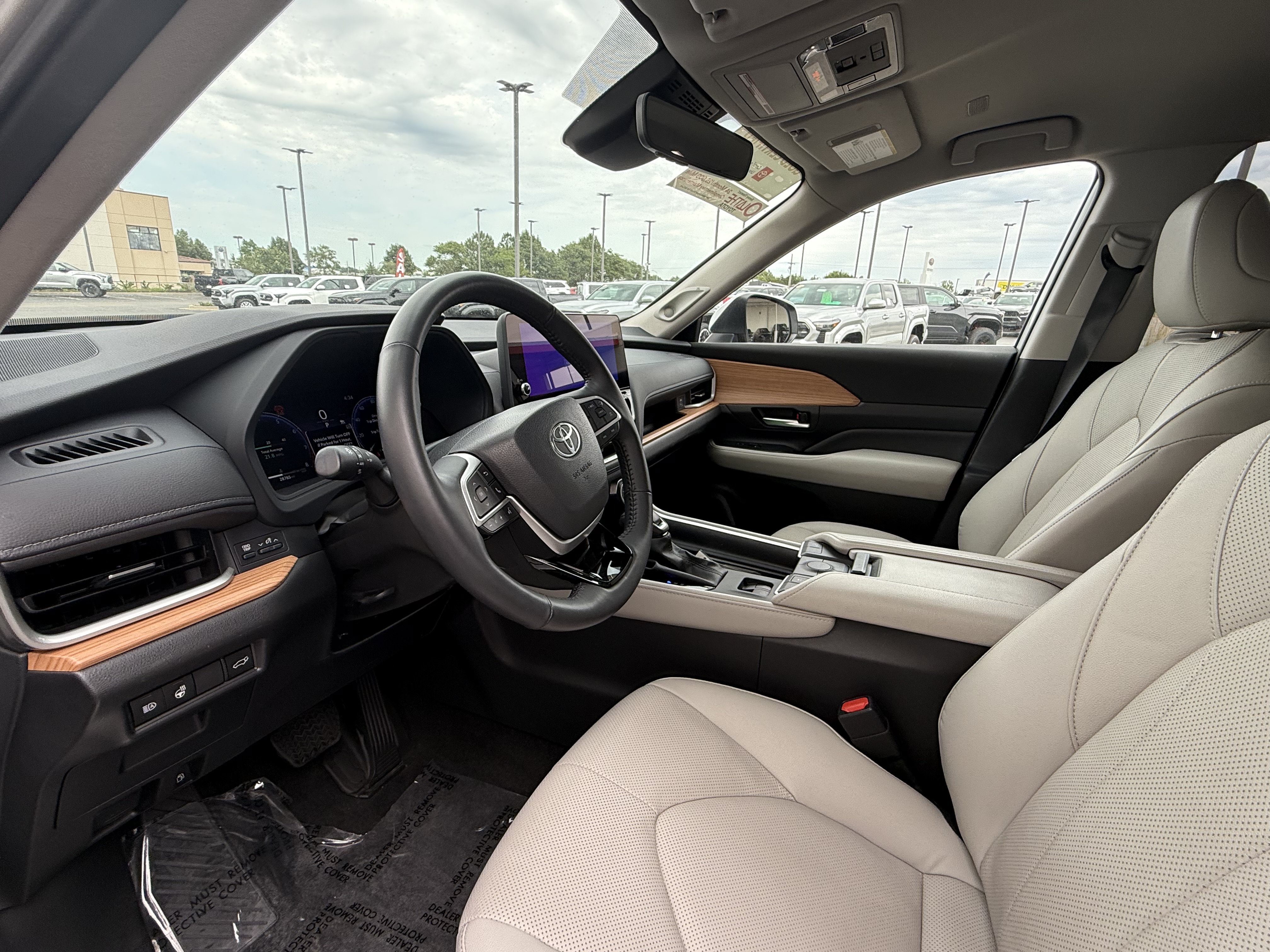 Certified 2024 Toyota Grand Highlander AWD image 34