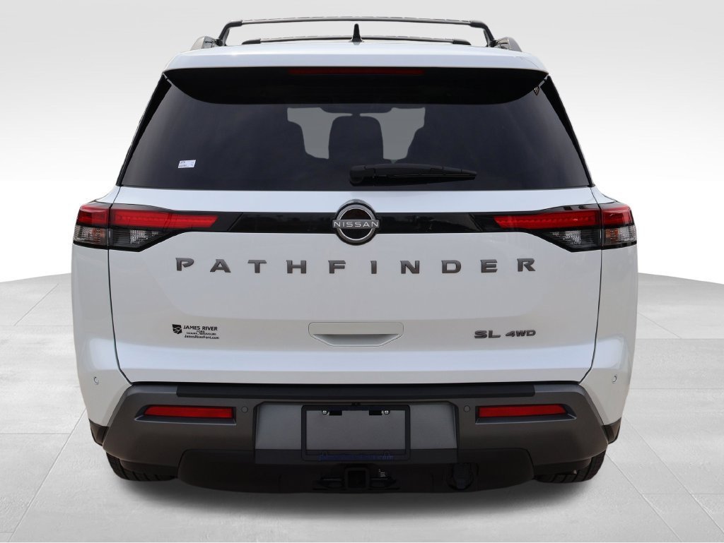 Used 2026 Nissan Pathfinder SL w/ SL Premium Package AWD/4WD image 4