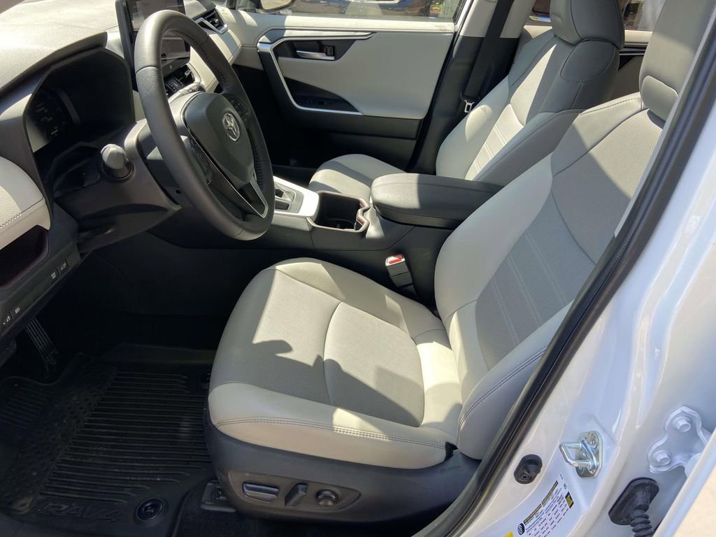 Used 2025 Toyota RAV4 Limited FWD image 16