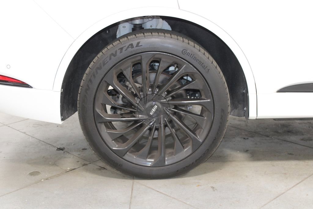 Used 2023 Lincoln Aviator Reserve w/ Jet Appearance Package AWD/4WD image 13