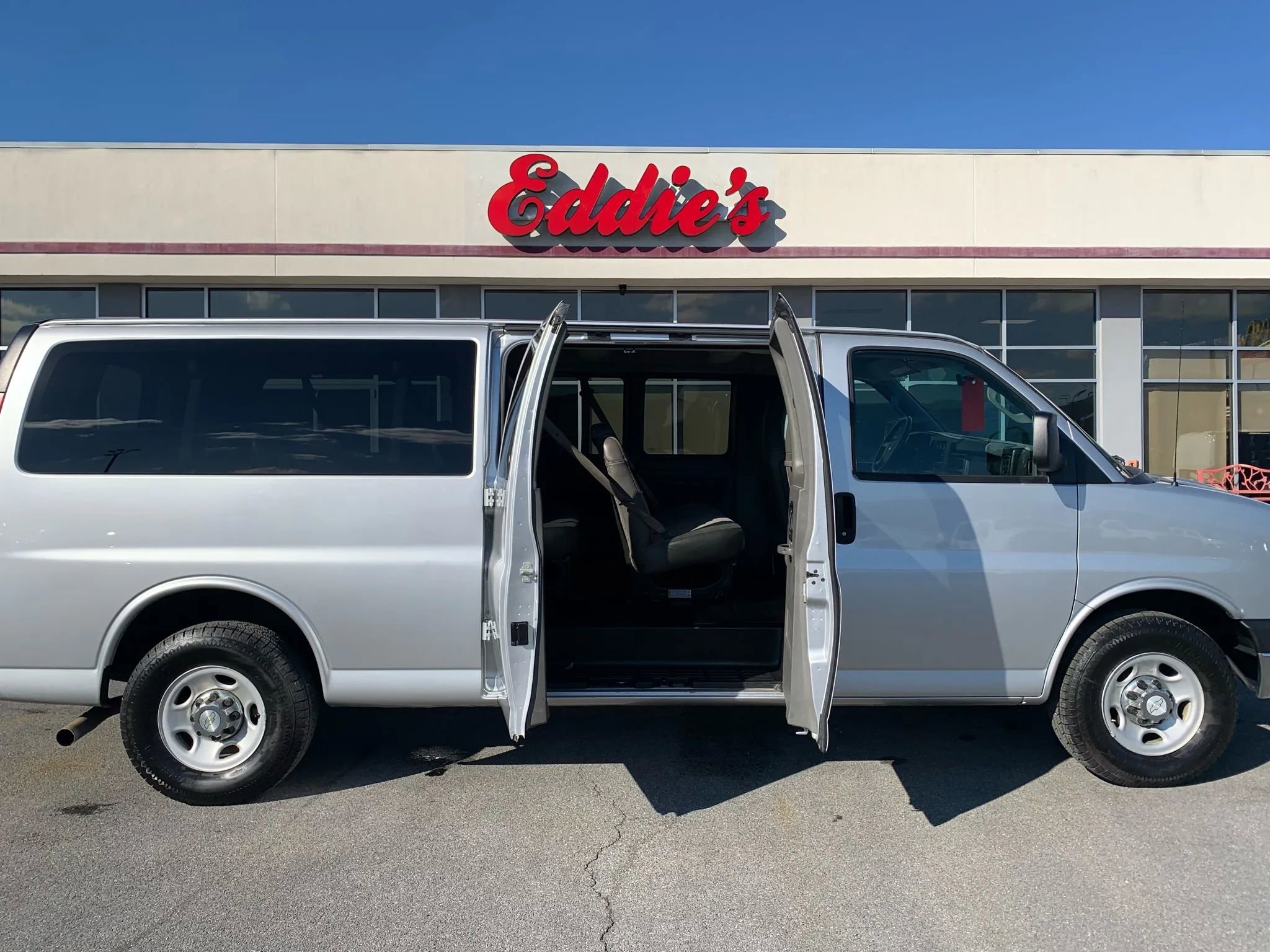 Used 2016 Chevrolet Express 3500 LT w/ LT Preferred Equipment Group image 24