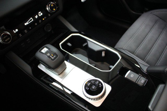 New 2026 Mitsubishi Outlander SE image 13