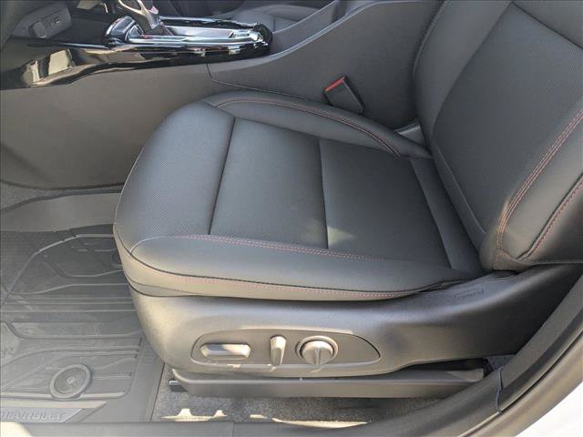 New 2026 Chevrolet Trax RS w/ Sunroof Package FWD image 4