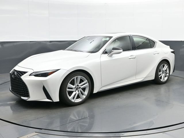 Used 2023 Lexus IS 300 w/ Comfort Package RWD image 4