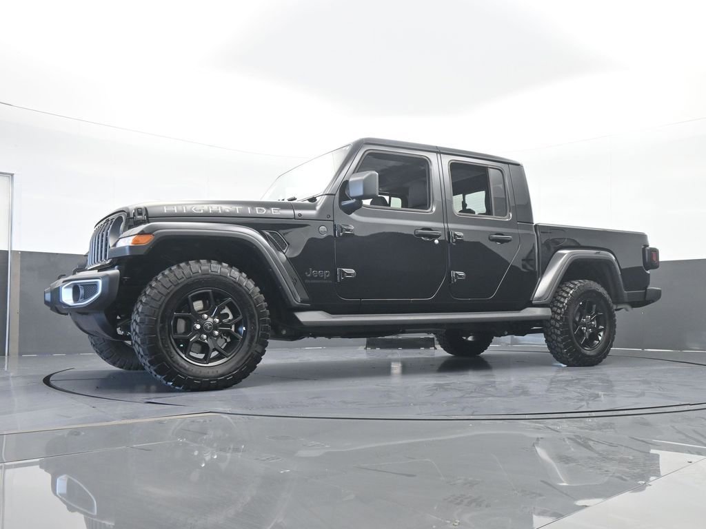 Used 2025 Jeep Gladiator Sport image 56