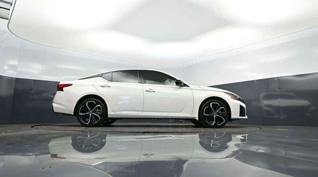 Used 2024 Nissan Altima 2.5 SR image 44