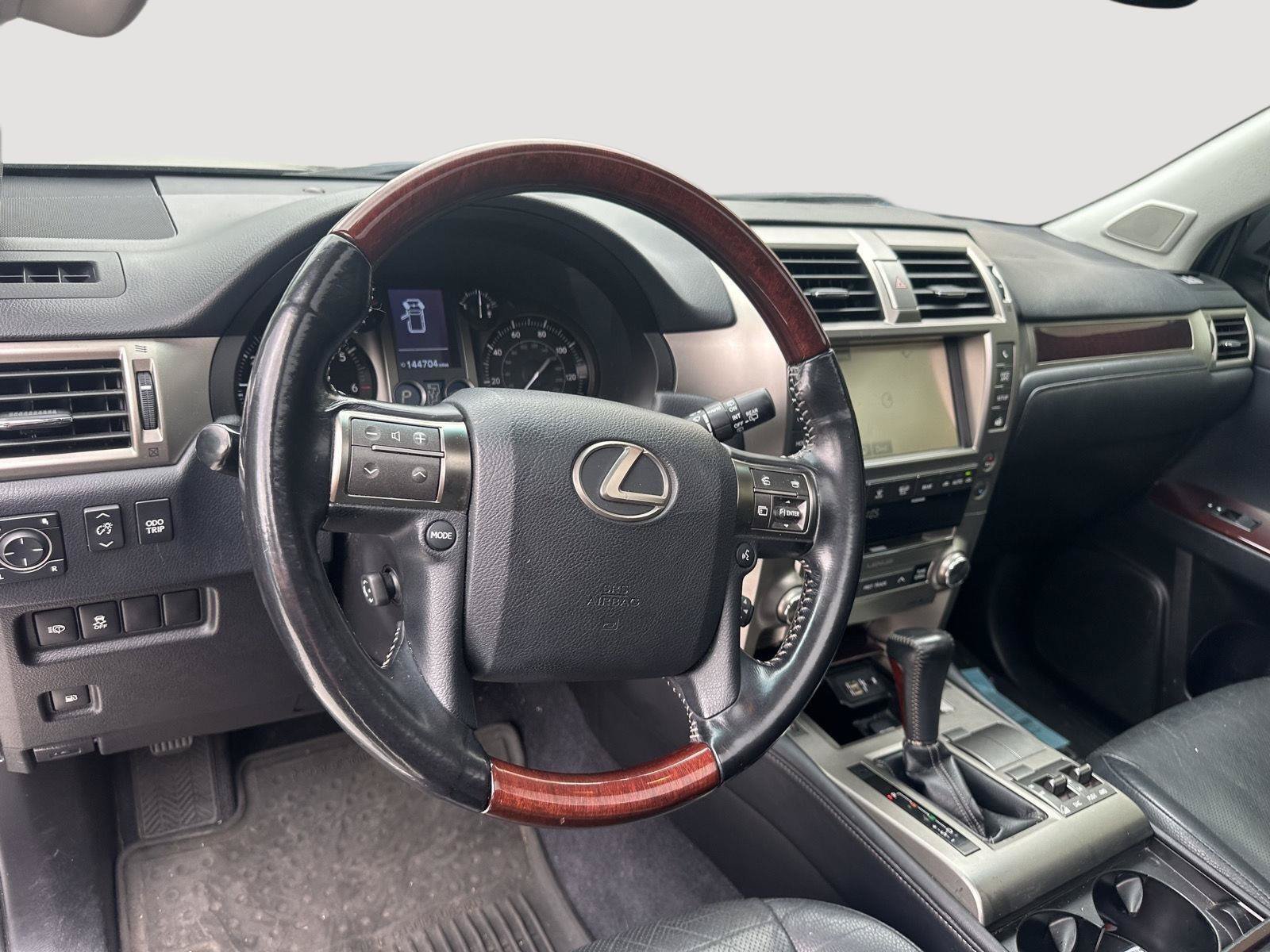 Used 2017 Lexus GX 460 Premium w/ Premium Package AWD/4WD image 10