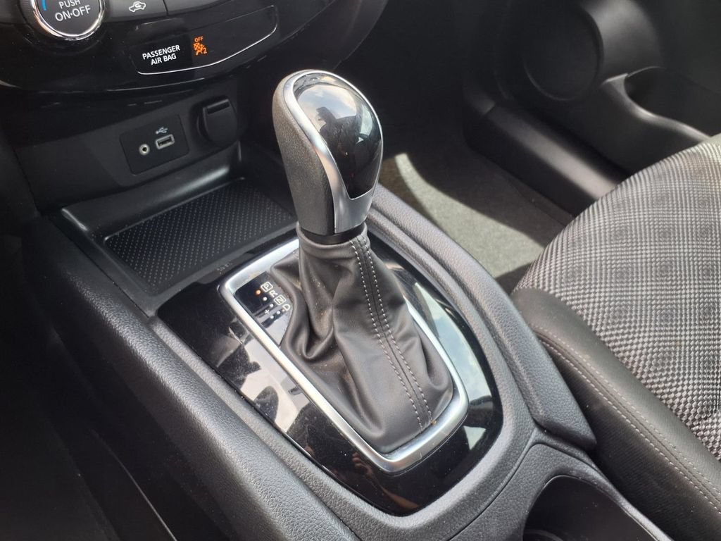 Used 2021 Nissan Rogue Sport SV FWD image 22