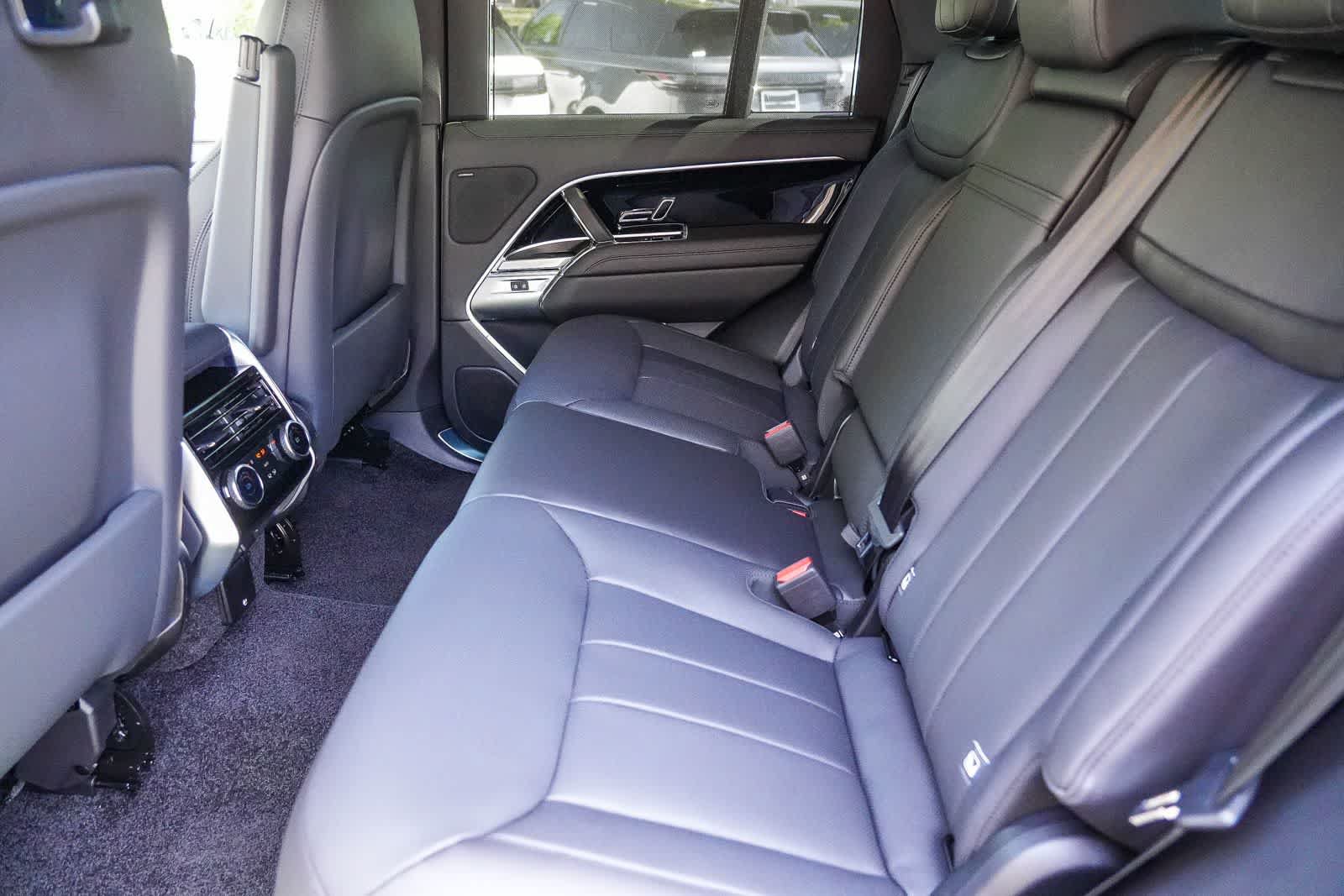 New 2026 Land Rover Range Rover SE AWD/4WD image 18
