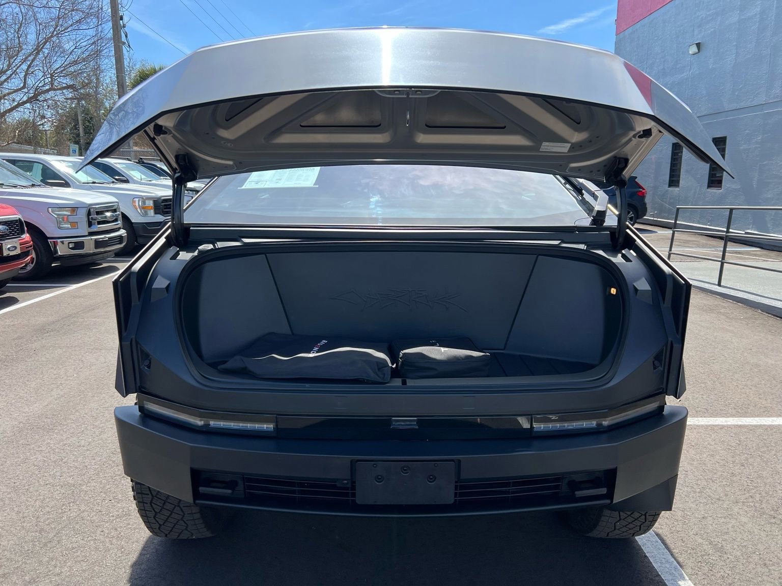 Used 2024 Tesla Cybertruck AWD Crew Cab image 19