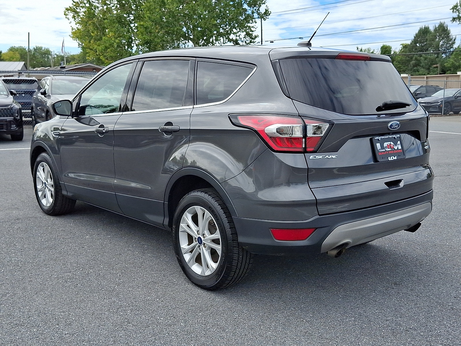 Used 2017 Ford Escape SE w/ SE Cold Weather Package AWD/4WD image 7