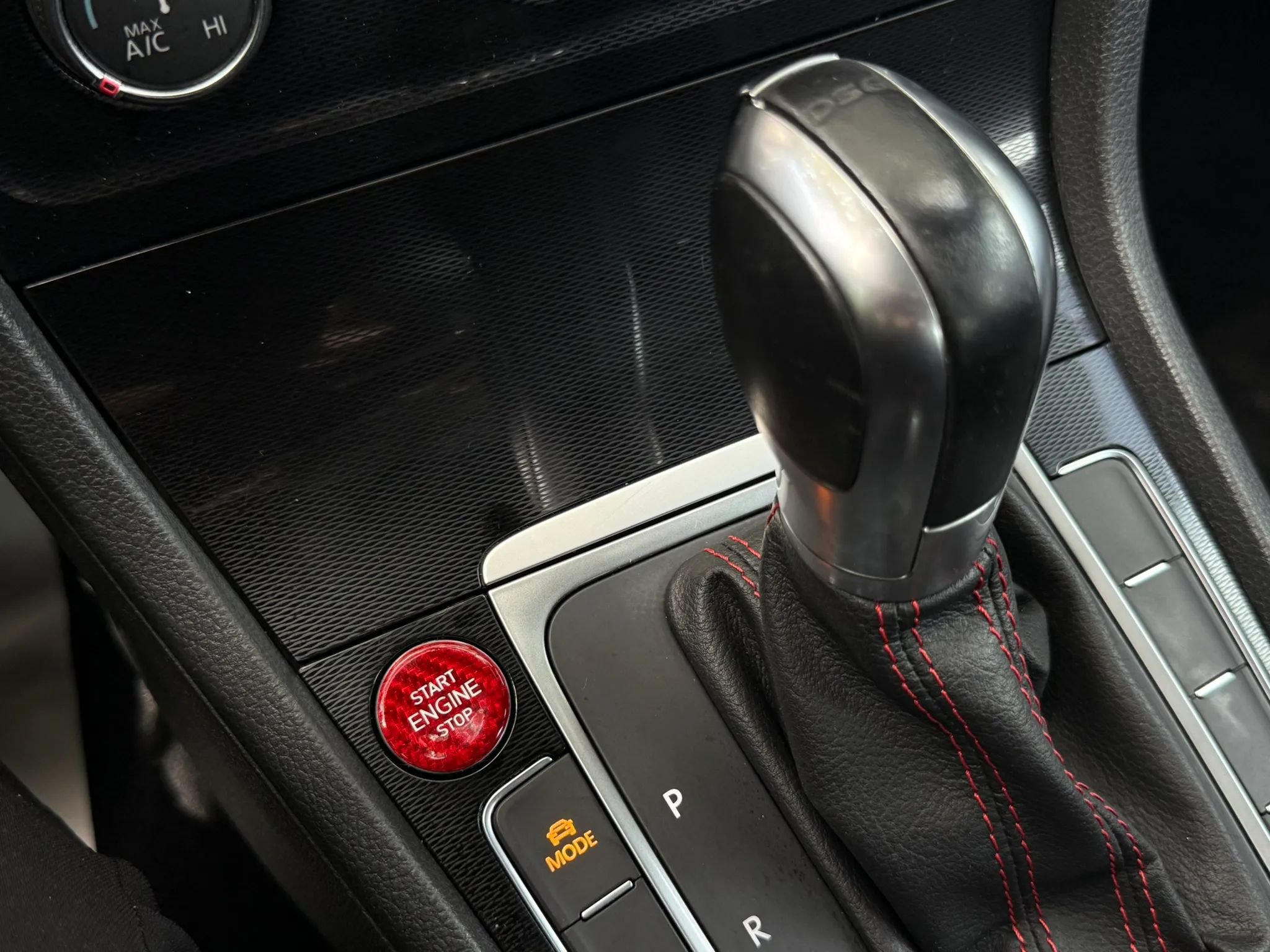 Used 2017 Volkswagen GTI SE FWD image 49