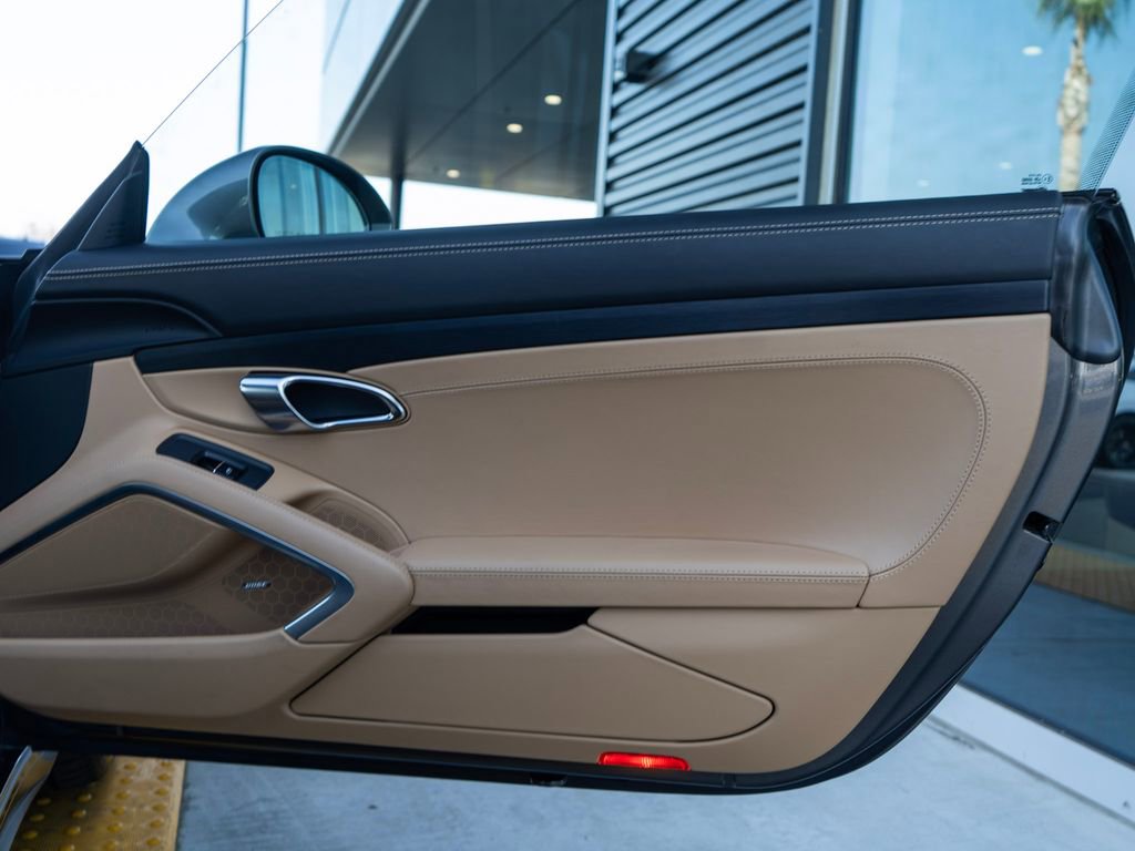 Used 2017 Porsche 911 Targa 4 GTS image 32