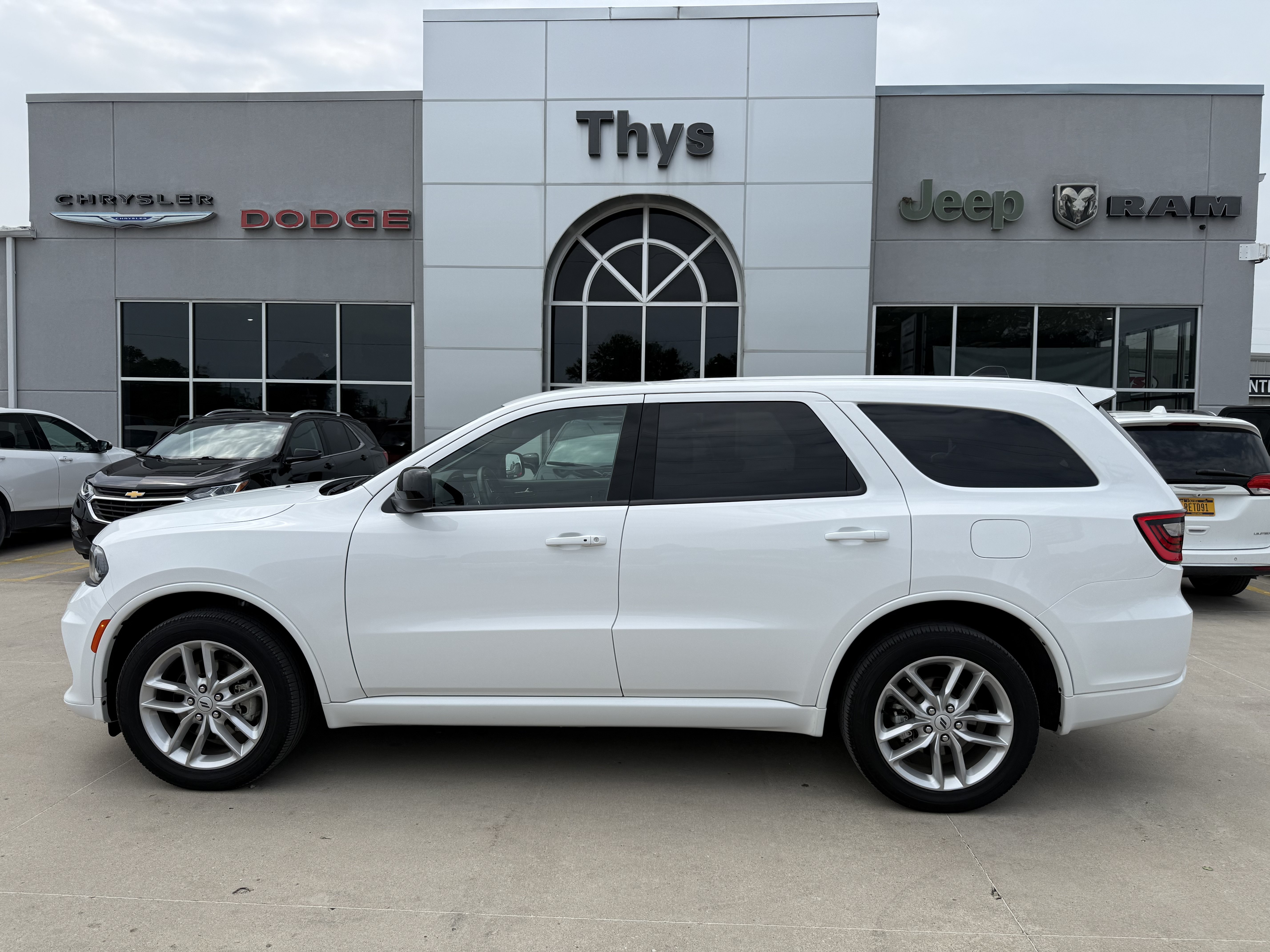 Used 2025 Dodge Durango GT w/ Trailer Tow Group IV AWD/4WD image 32
