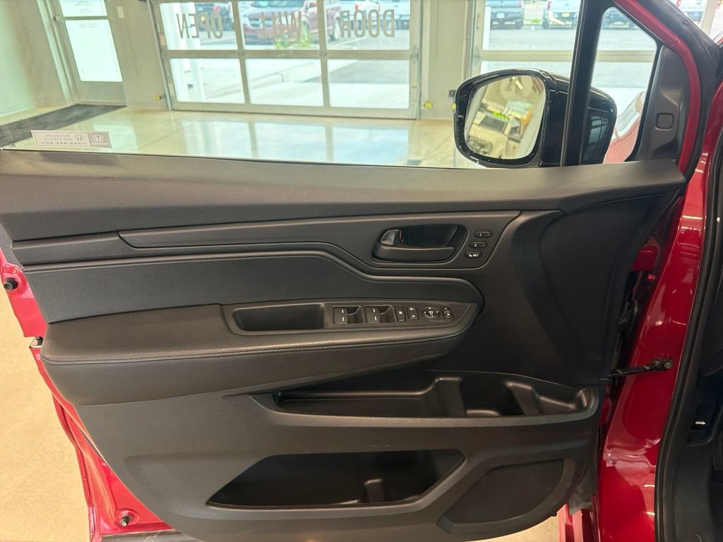 Used 2025 Honda Odyssey Sport-L image 24
