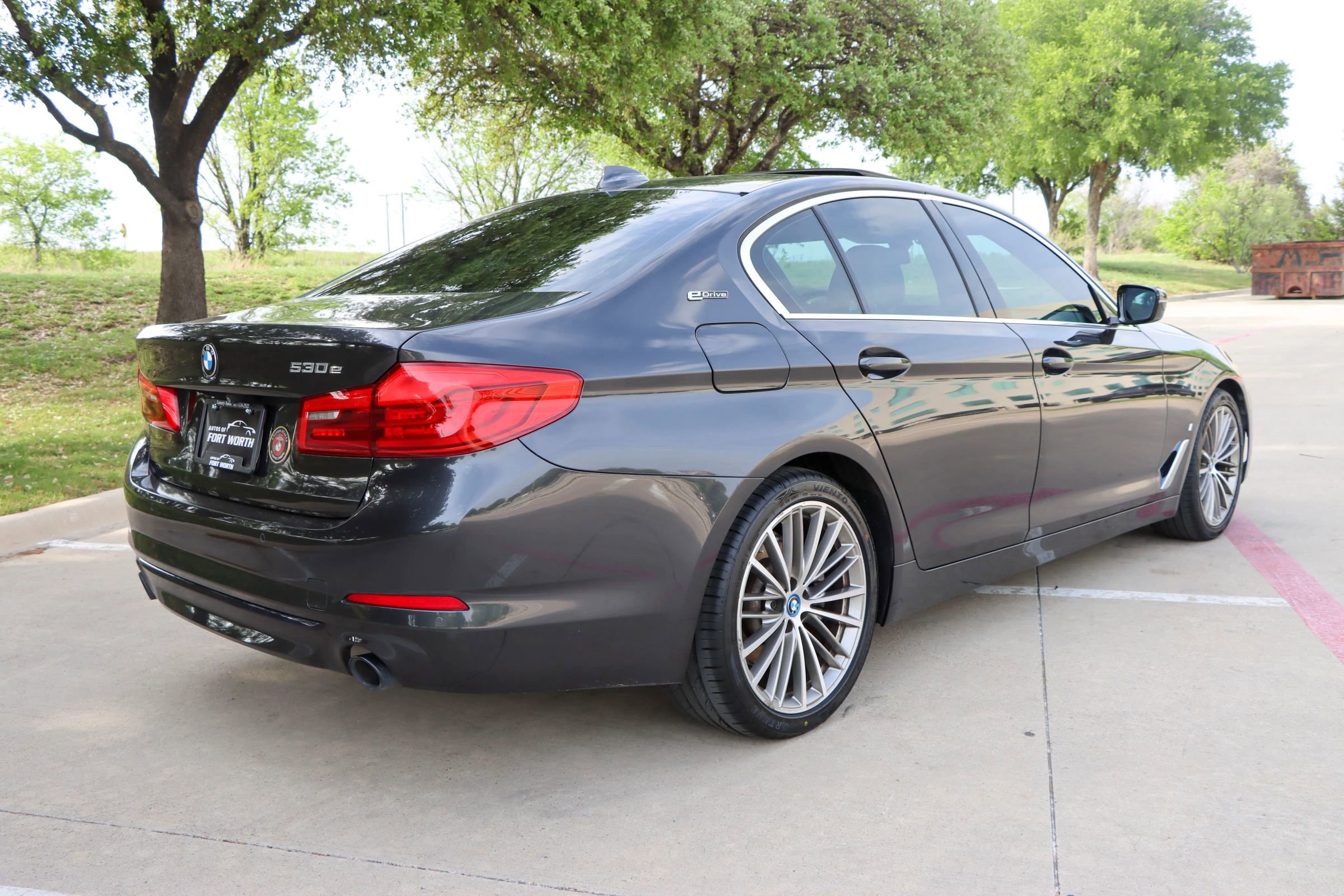 Used 2019 BMW 530e w/ Convenience Package image 7
