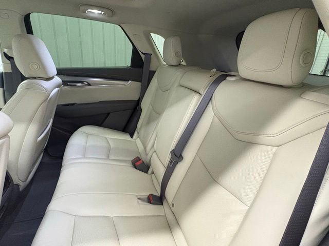 Used 2017 Cadillac XT5 Luxury w/ Driver Awareness Package FWD image 11