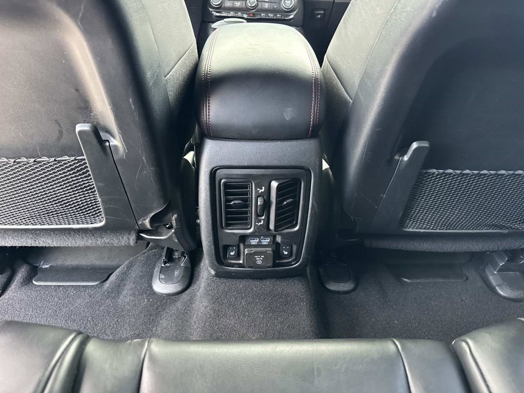 Used 2025 Dodge Durango GT image 31