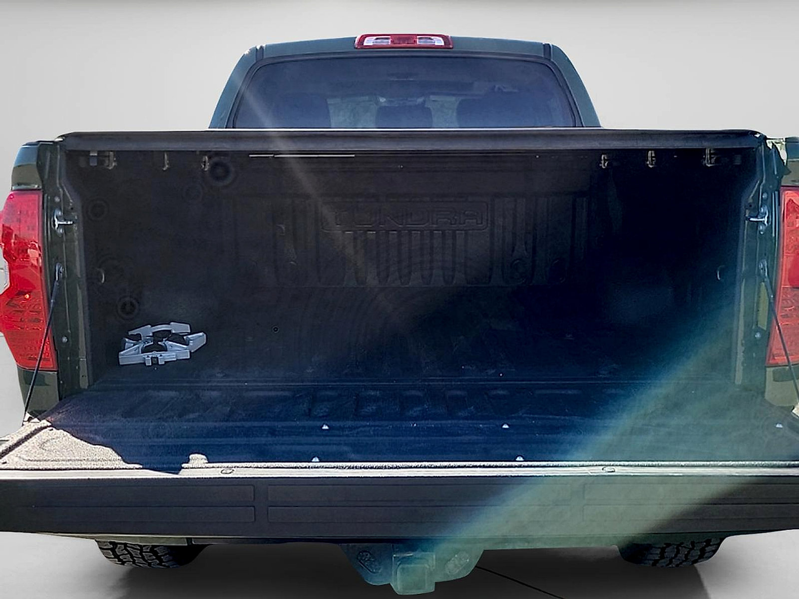 Used 2021 Toyota Tundra Limited w/ Limited Premium Package AWD/4WD image 33