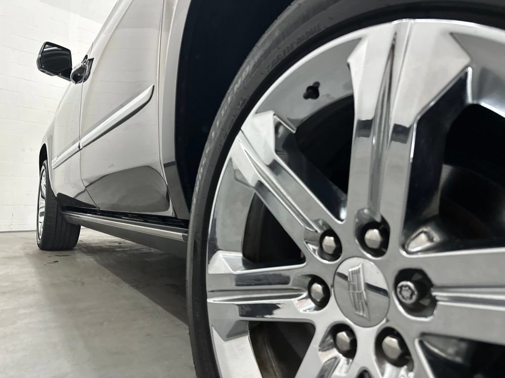 Used 2018 Cadillac Escalade ESV Premium Luxury RWD image 20