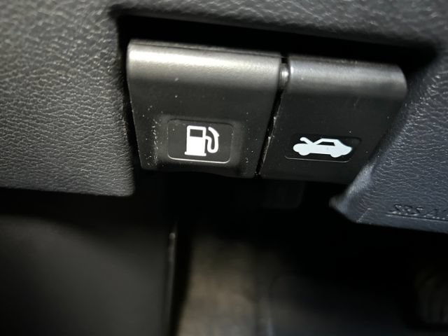 Used 2020 Nissan Kicks S FWD image 25