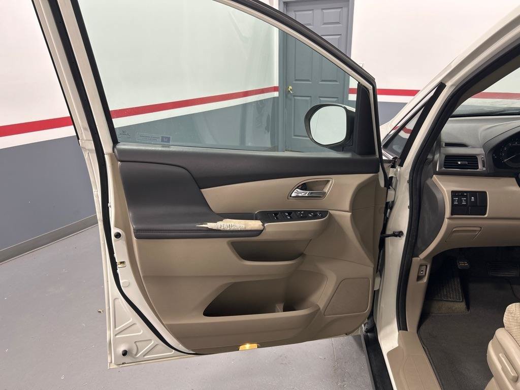 Used 2016 Honda Odyssey SE image 11