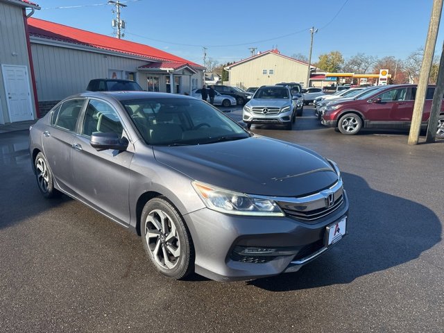 Used 2017 Honda Accord EX image 2