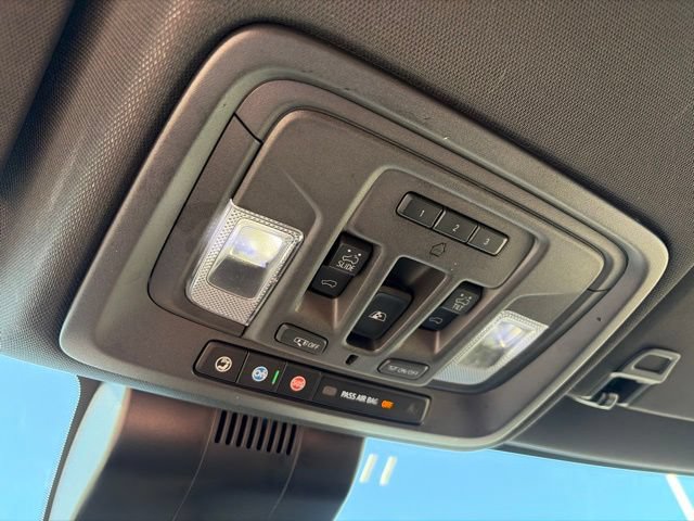 Used 2024 Chevrolet Silverado 2500 High Country w/ High Country Premium Package AWD/4WD image 31