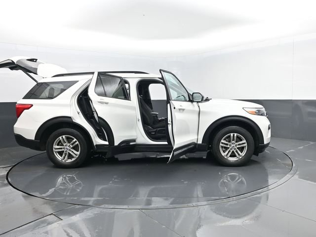 Used 2022 Ford Explorer XLT image 30