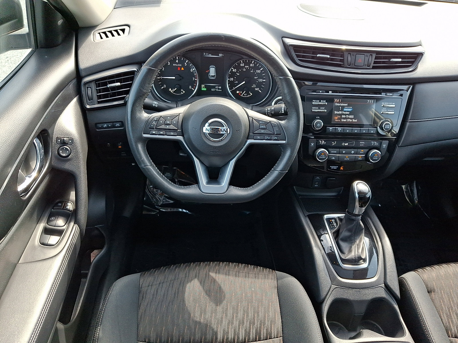 Used 2017 Nissan Rogue SV image 11