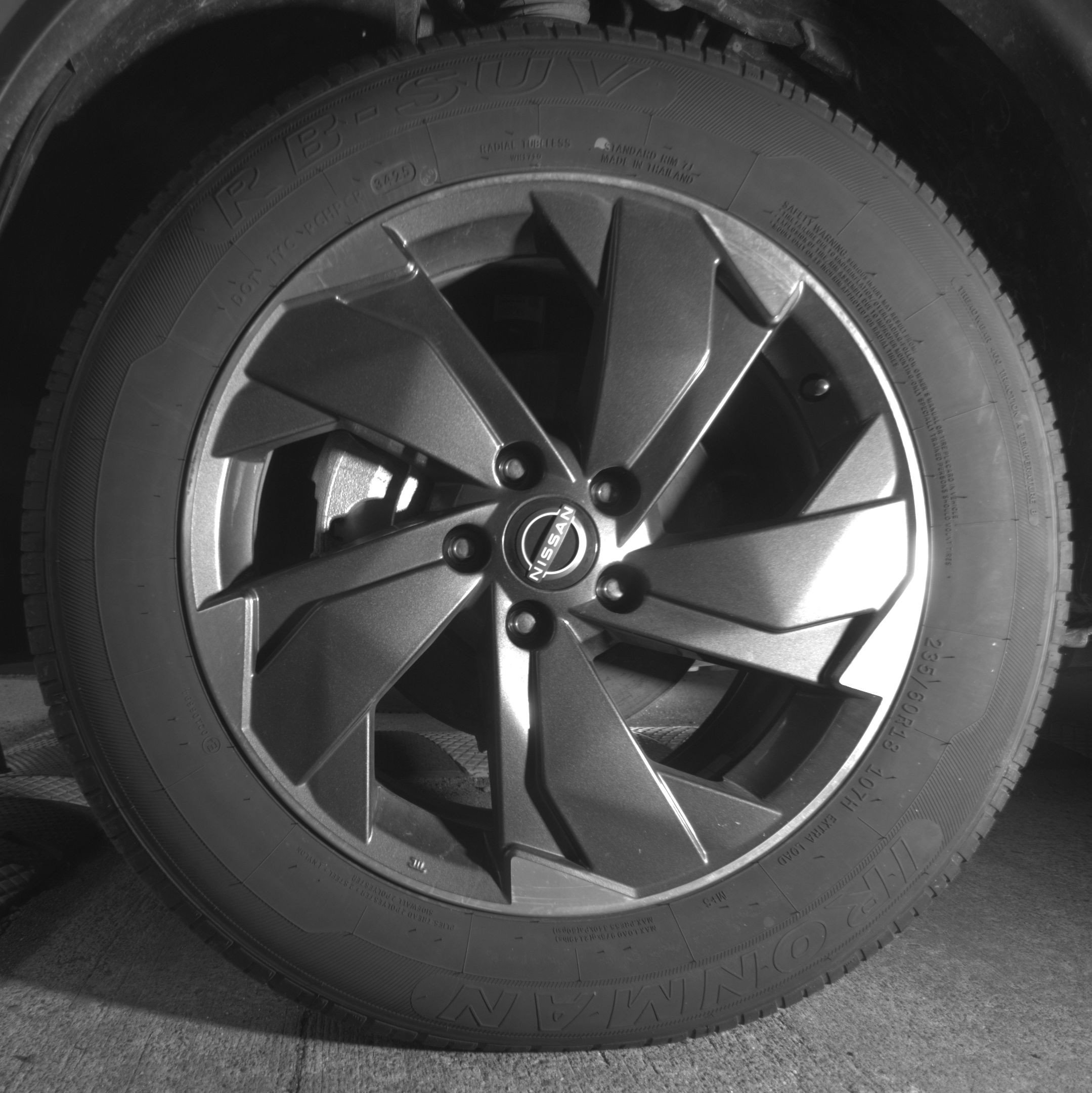 Used 2025 Nissan Rogue SV AWD/4WD image 12