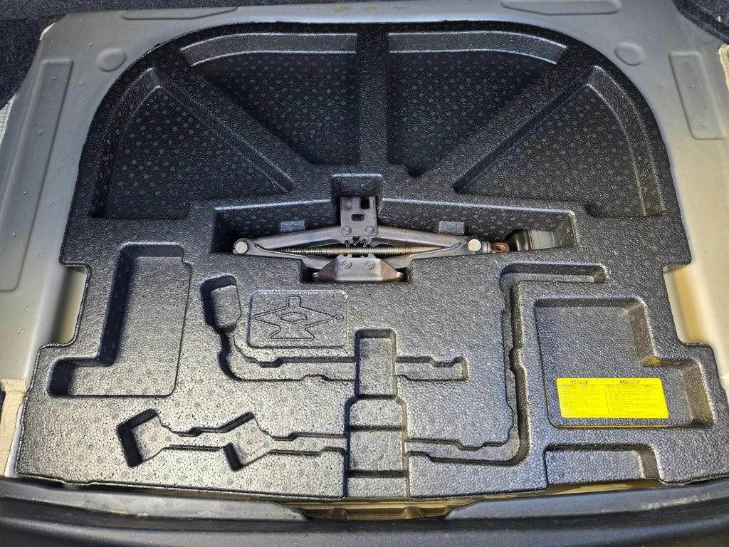 Used 2015 Toyota Camry SE image 19