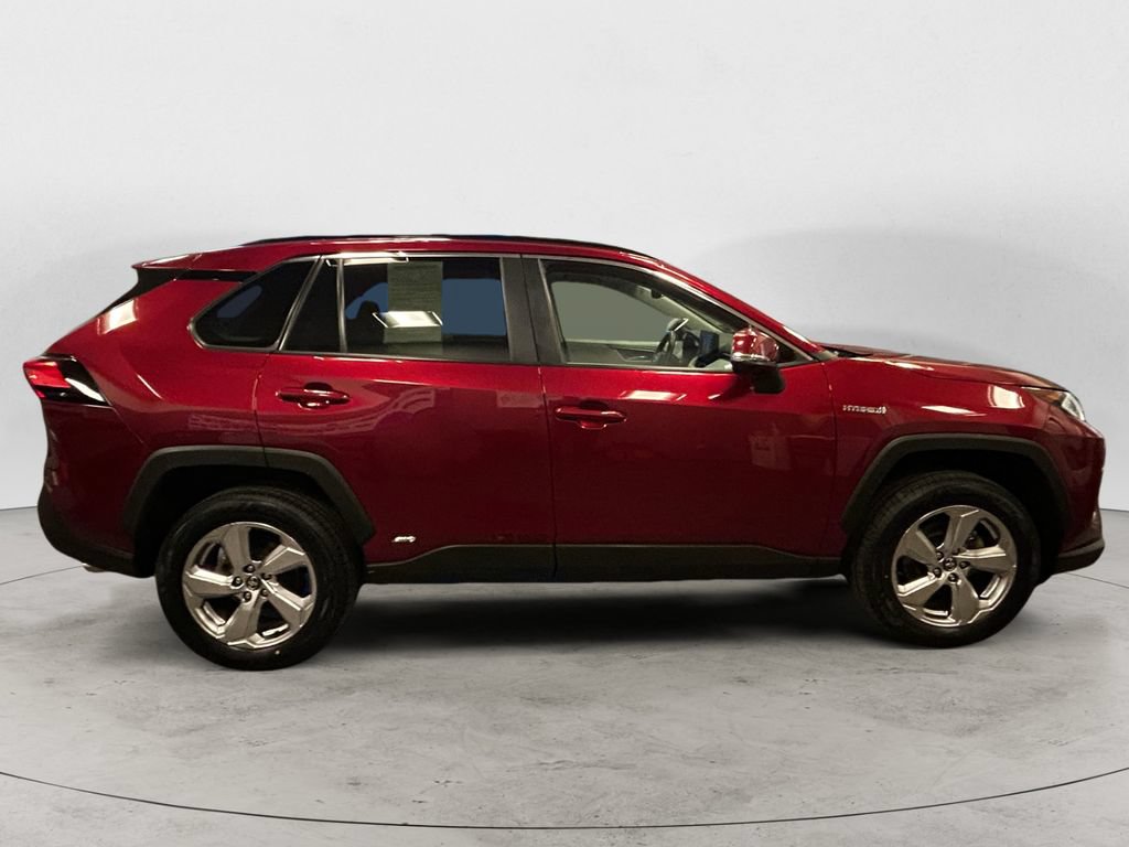 Used 2021 Toyota RAV4 XLE Premium AWD/4WD image 6