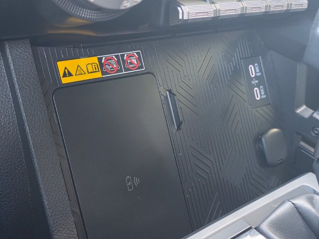 Used 2024 Toyota Tacoma SR5 AWD/4WD image 28