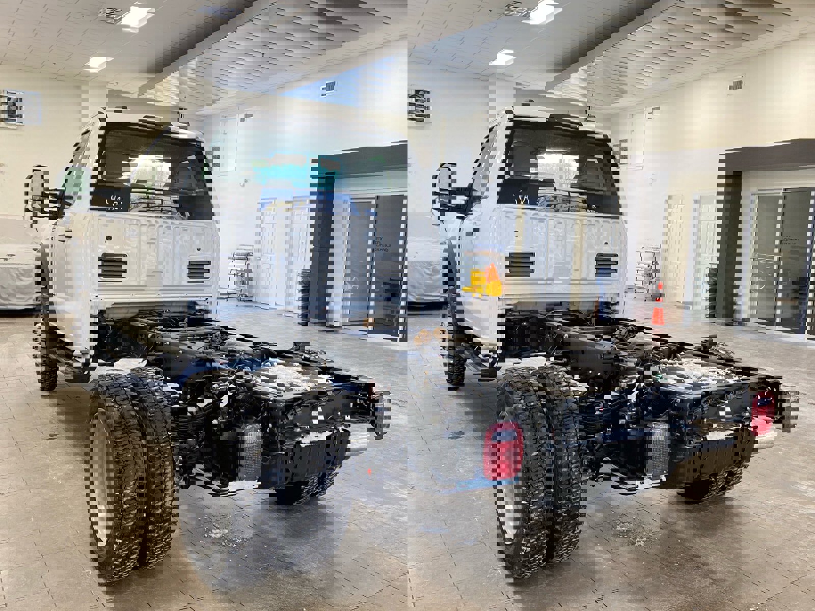 New 2026 Ford F550 4x4 Regular Cab Super Duty image 5