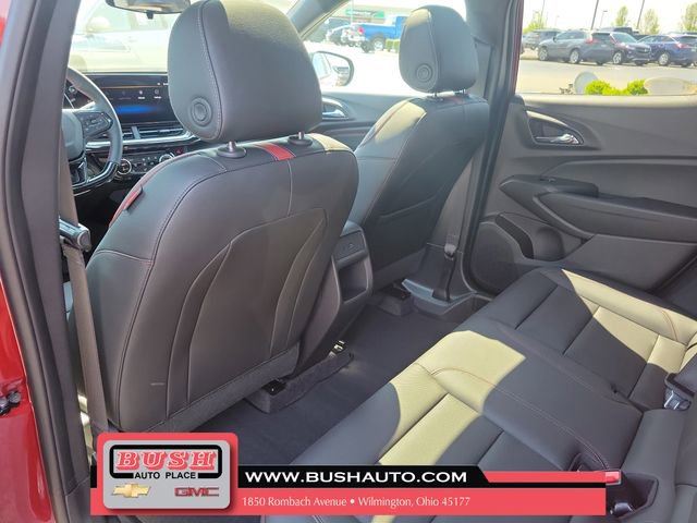 Used 2025 Chevrolet Trax RS w/ Sunroof Package image 13