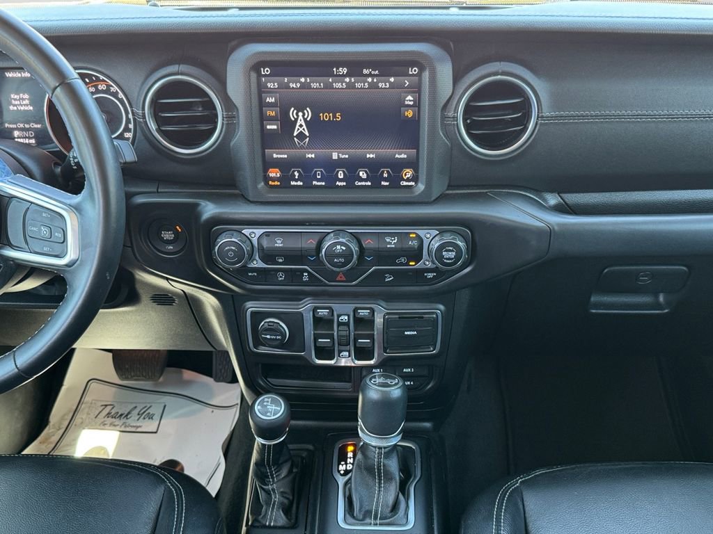 Used 2018 Jeep Wrangler Unlimited Sahara image 16