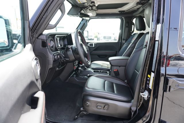 Used 2024 Jeep Wrangler Unlimited Rubicon AWD/4WD image 19