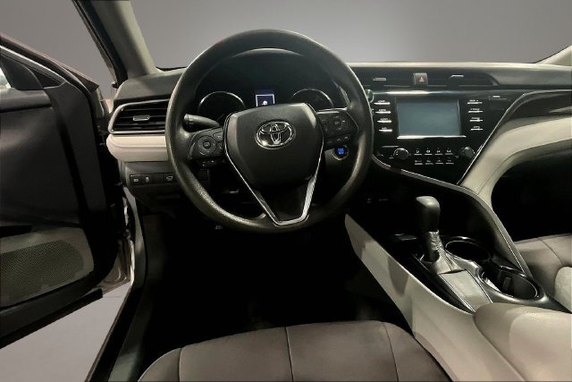 Used 2019 Toyota Camry LE w/ Convenience Package FWD image 8