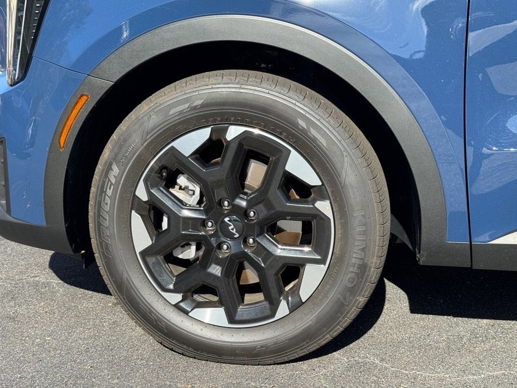 Used 2025 Kia Sorento S w/ Panoramic Sunroof Package image 9