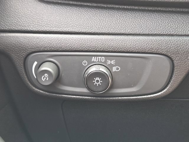 Used 2023 Chevrolet Bolt LT w/ Infotainment Package FWD image 21