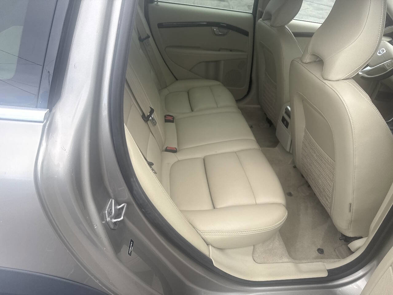 Used 2016 Volvo XC70 T5 Platinum w/ Protection Package AWD/4WD image 6