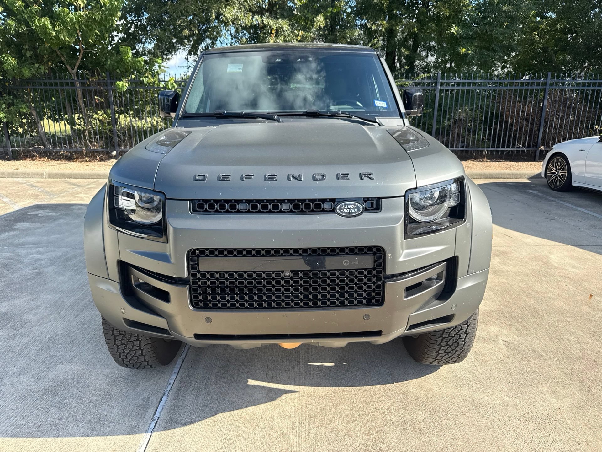 Used 2025 Land Rover Defender 110 AWD/4WD image 2