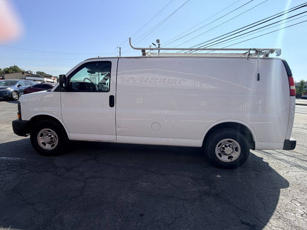 Used 2012 Chevrolet Express 2500 w/ Cold Climate Package RWD image 3