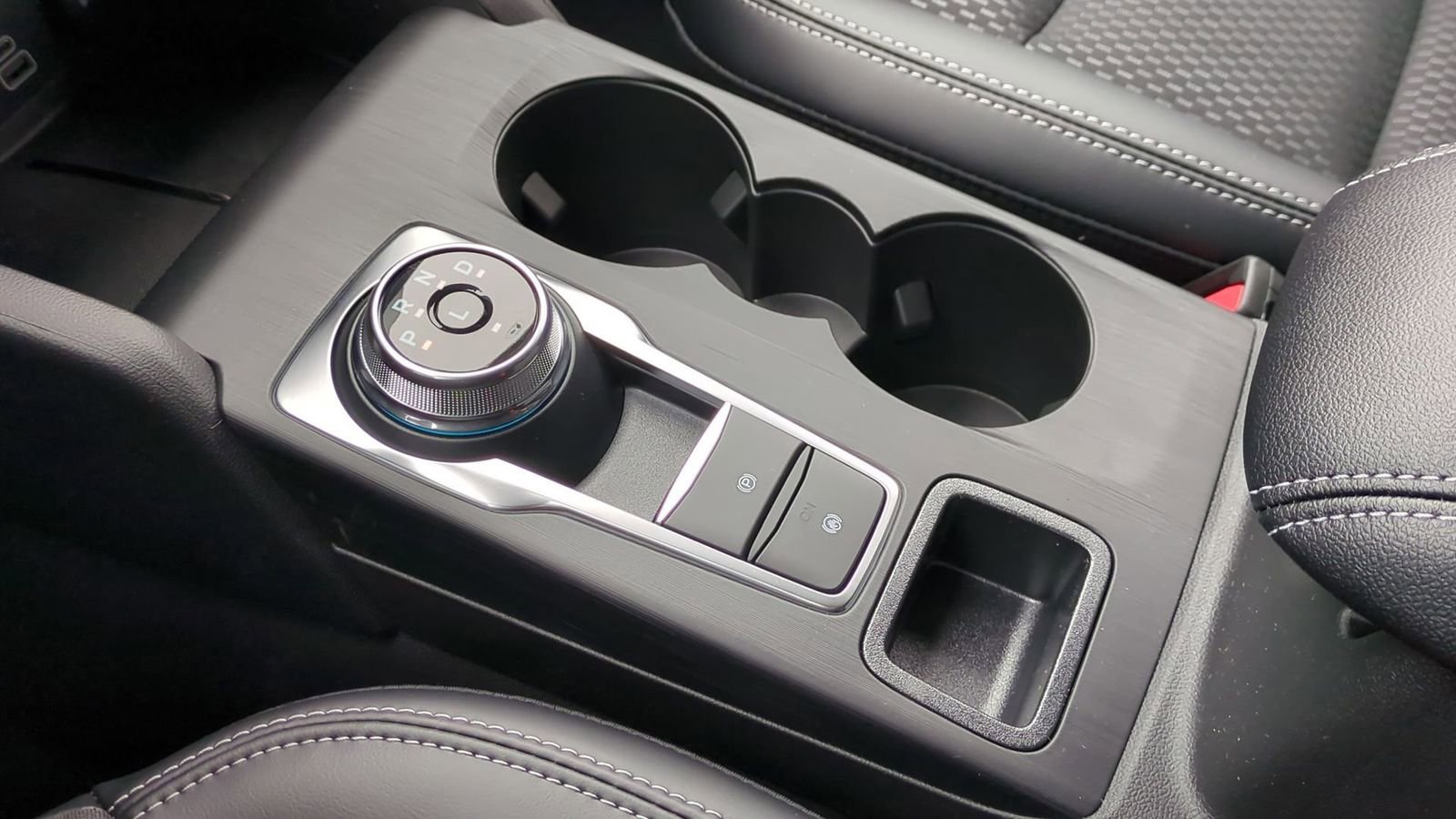 New 2026 Ford Escape SE w/ Class II Trailer Tow Package image 34