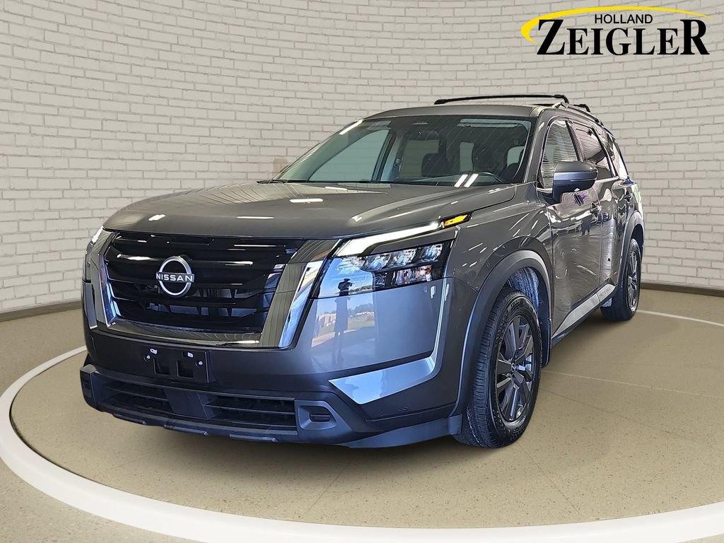 Used 2024 Nissan Pathfinder SV AWD/4WD image 1