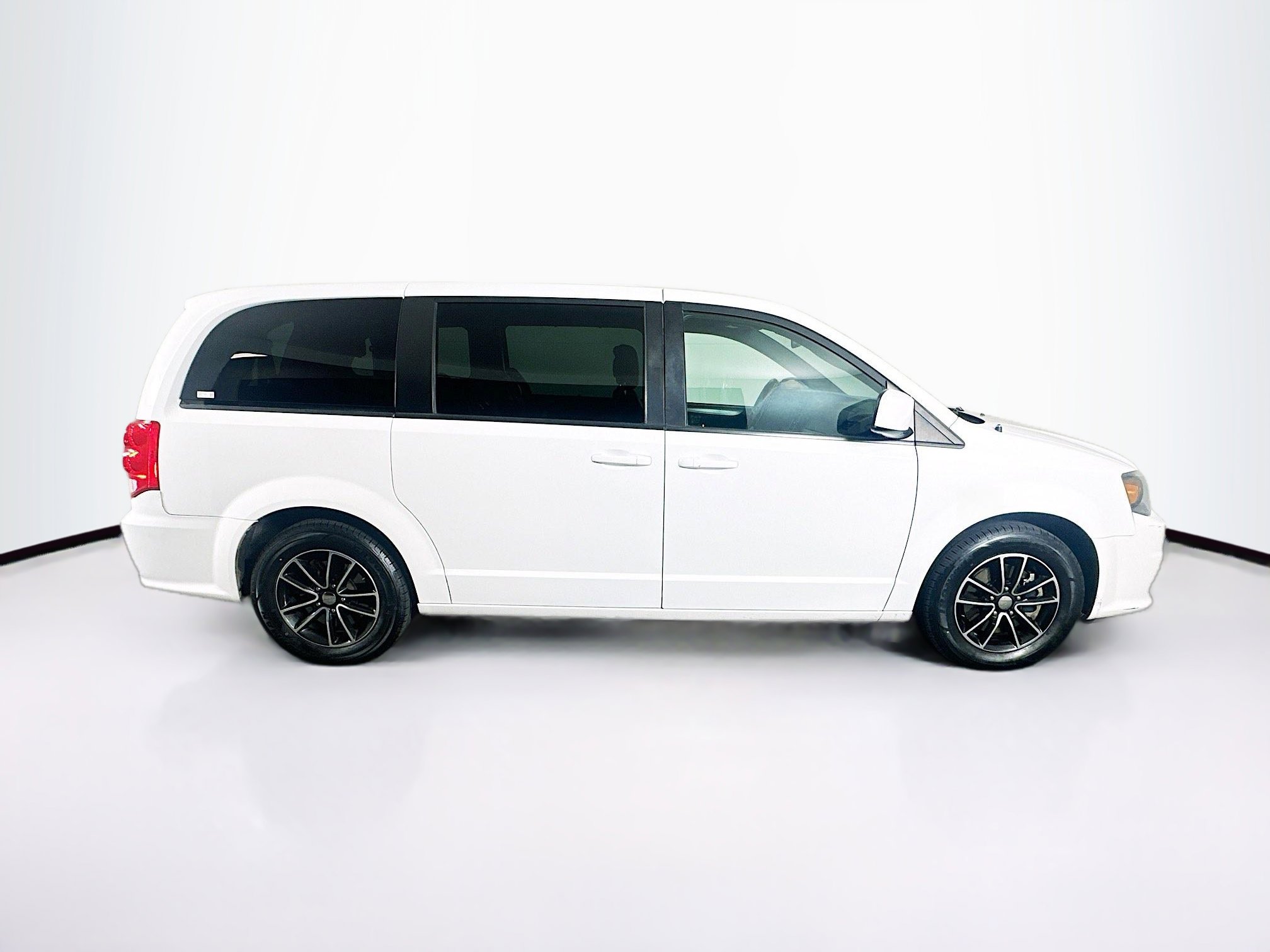 Used 2019 Dodge Grand Caravan GT image 10