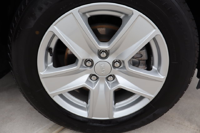 Used 2022 Jeep Compass Latitude FWD image 44