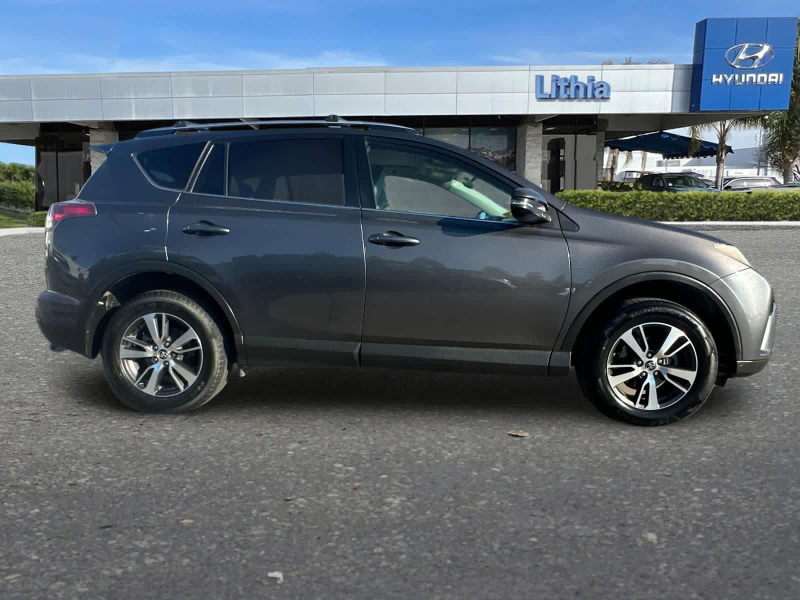 Used 2016 Toyota RAV4 XLE FWD image 9